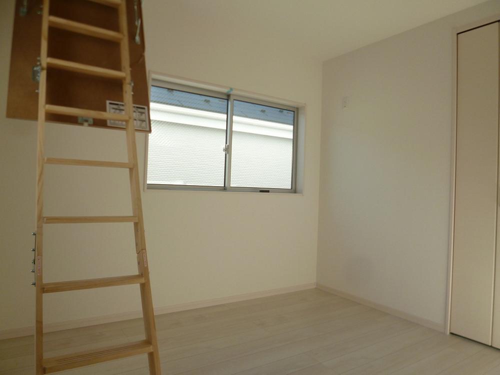 Non-living room. Indoor (12 May 2013) Shooting