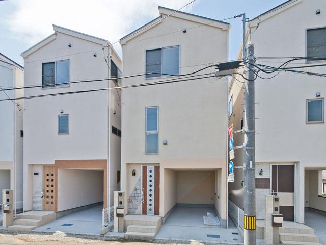 Local appearance photo. Building 3