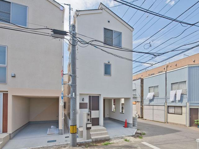 Local appearance photo. 4 Building