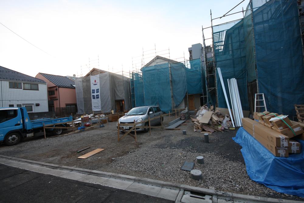 Local appearance photo. Local (12 May 2013) Shooting