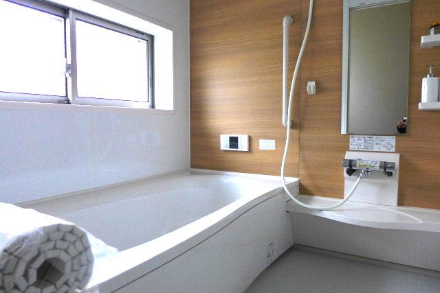 Same specifications photo (bathroom)