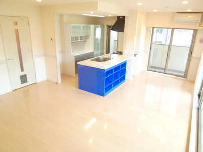 Living and room. Southeast Corner Room