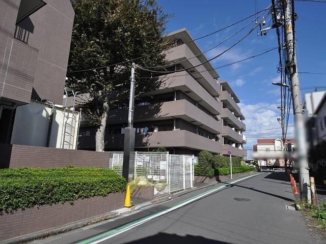 Local appearance photo. Famille Xiaoping Ichibankan contact road situation