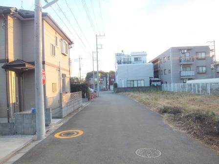 Local photos, including front road. Local (November 16, 2013) Shooting