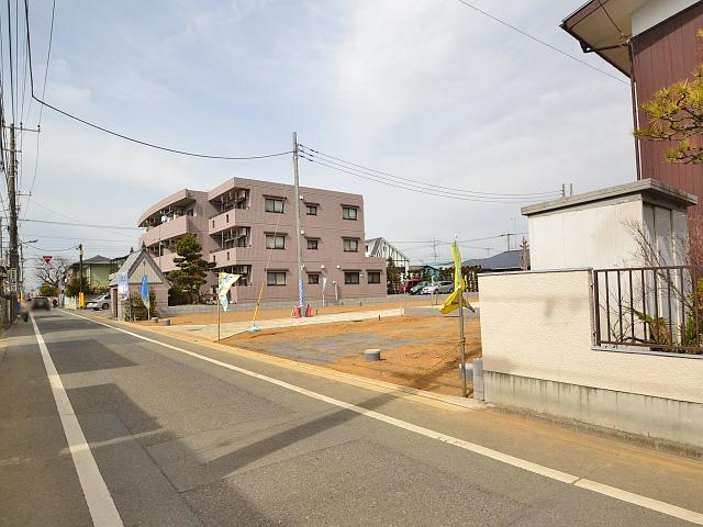 Local land photo. Kodaira Gakuenhigashi-cho 2-chome, contact road