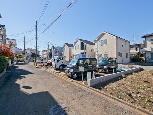 Local photos, including front road. Local (11 May 2013) Shooting