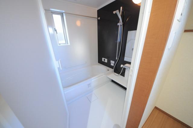 Bathroom. Indoor (11 May 2013) Shooting