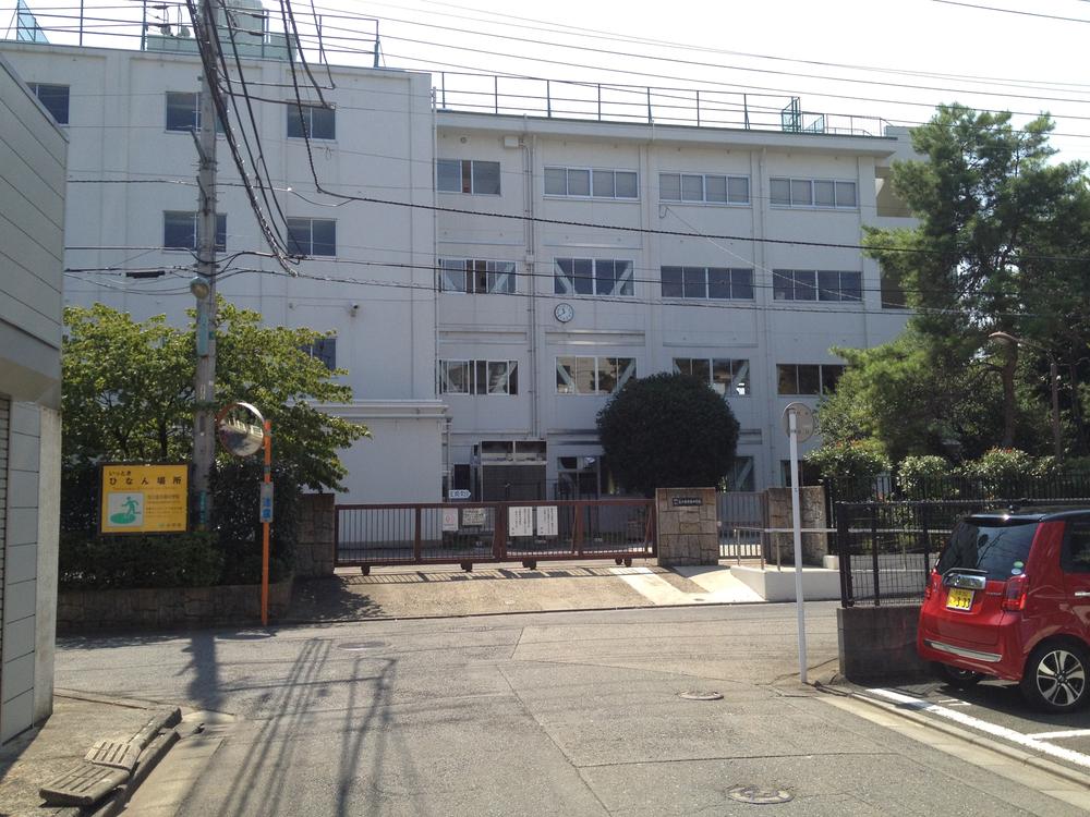 Junior high school. Hanakoganeiminami 1200m until junior high school