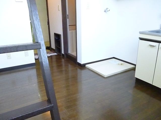 Living and room. Living environment is good Western-style.