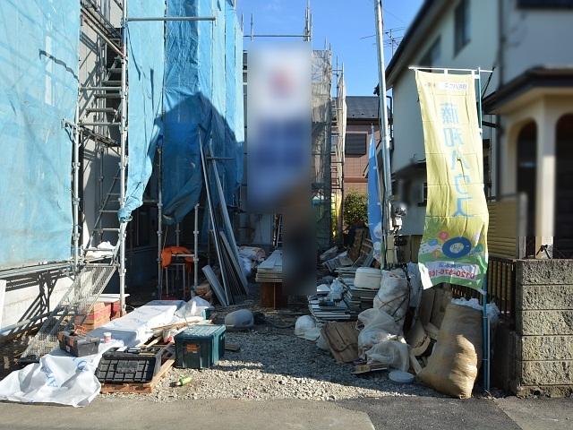 Local appearance photo. Kodaira Suzukicho 1-chome local photo Building 2 (center back) 2013 / 12 / 13 shooting