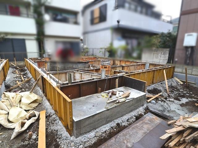 Local appearance photo. Kodaira Suzukicho 1-chome local photo Building 2 2013 / 11 / 12 shooting