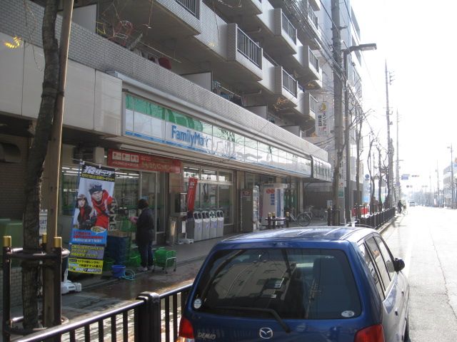 Convenience store. 170m to Family Mart (convenience store)