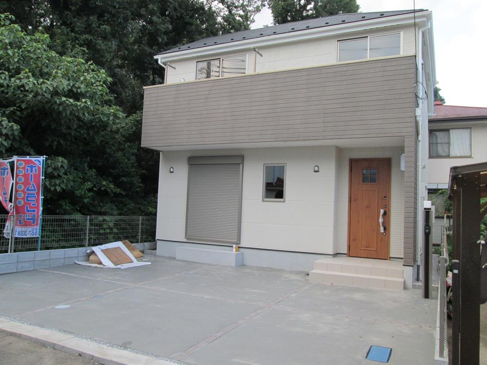 Local appearance photo. Building imposing completed! ! At any time, please visit!