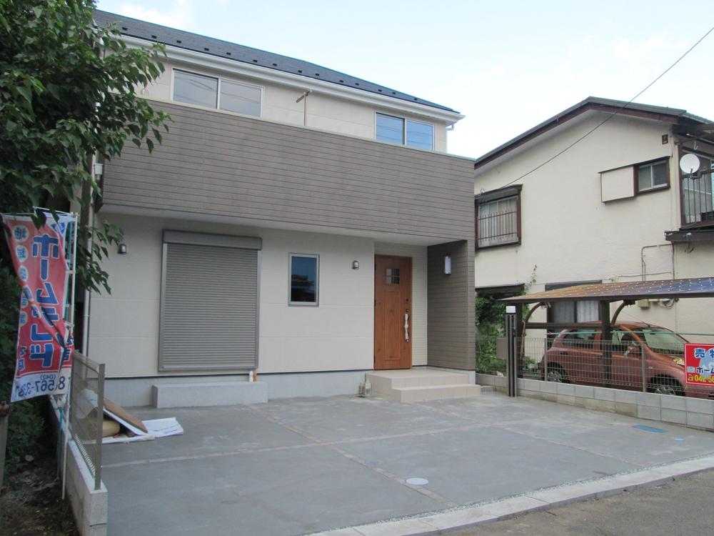 Local appearance photo. Car space parallel parking allowed on the south side