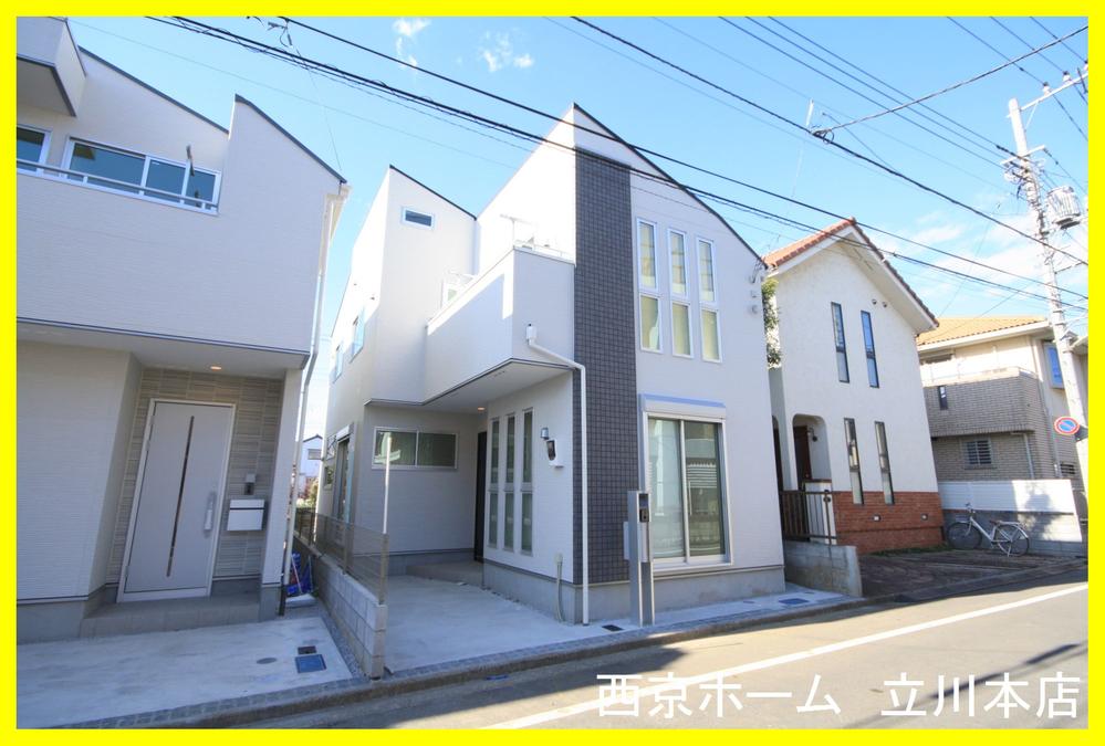 Local photos, including front road. Local Photos