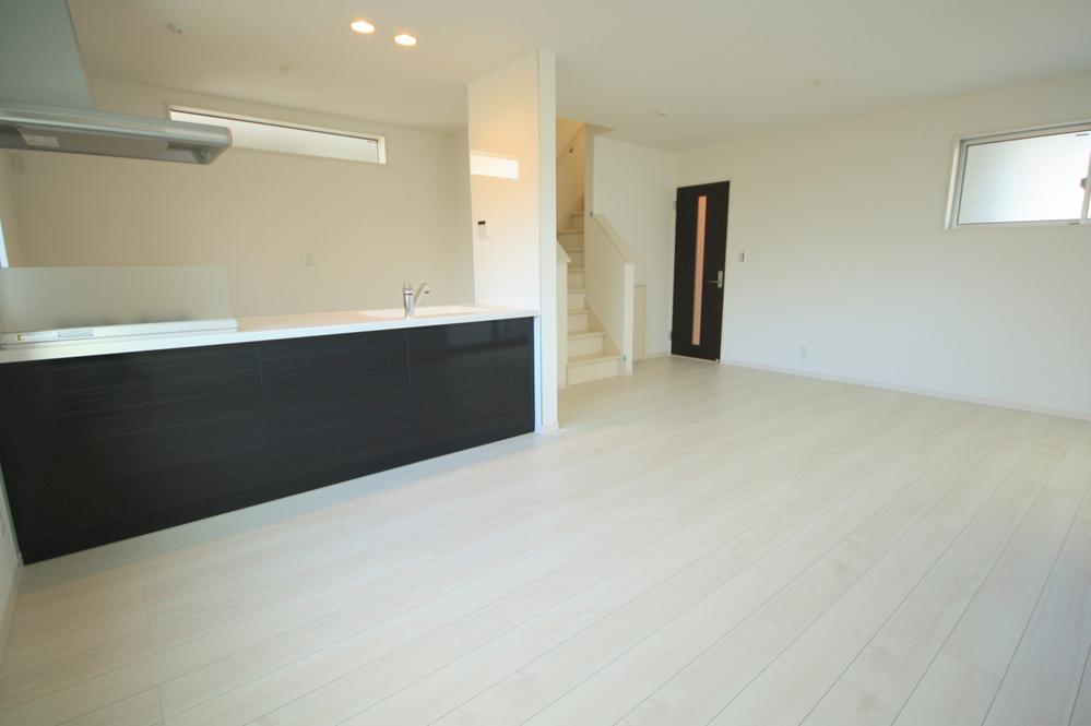 Living. Local Photos