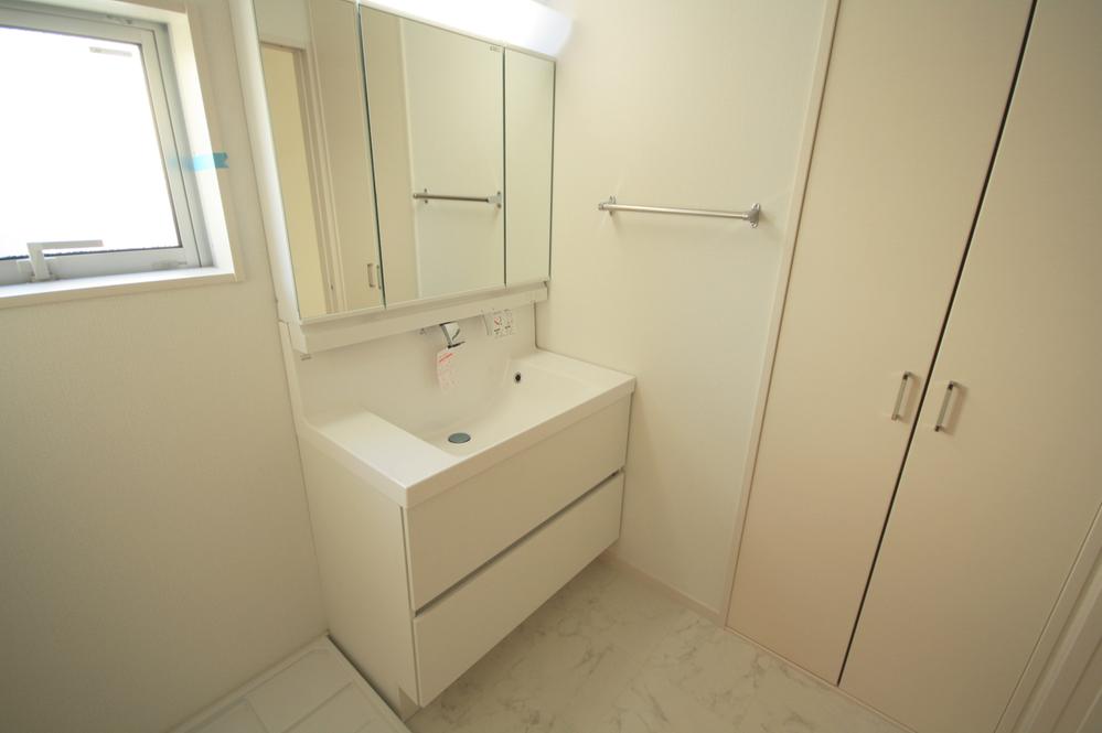 Wash basin, toilet. Local Photos