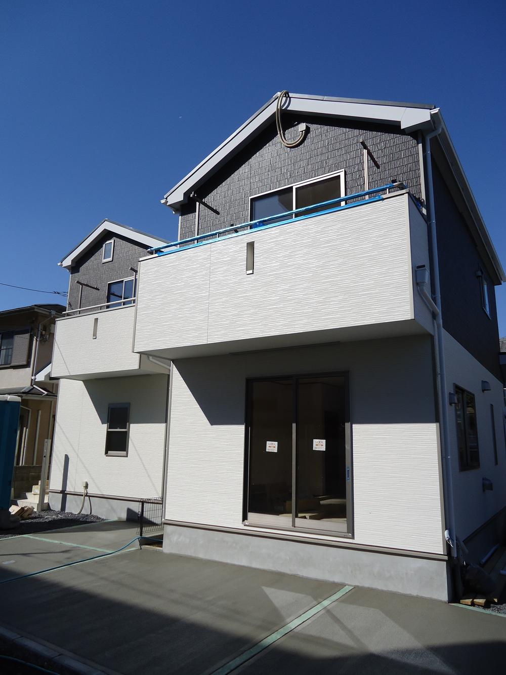 Local appearance photo. Local (11 May 2013) Shooting