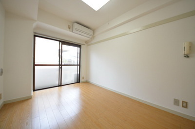 Living and room. ☆ Free to arrange space ☆