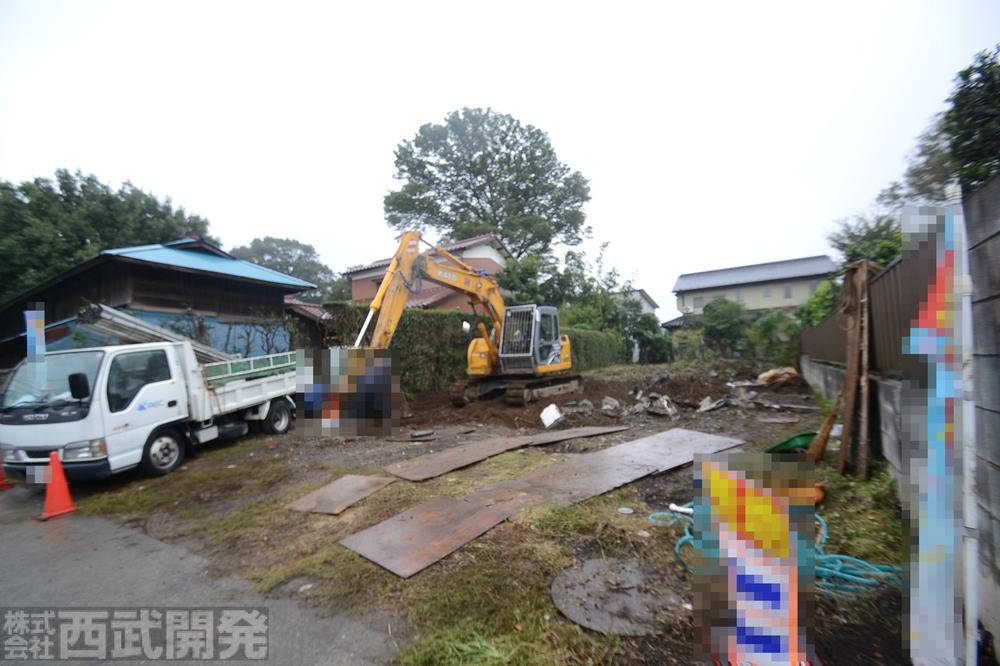 Local photos, including front road. Local (10 May 2013) Shooting This selling local