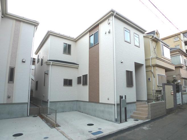 Local appearance photo. Building appearance (1 Building)