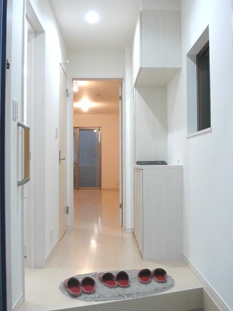 Entrance. Entrance (1 Building)