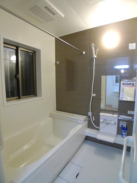 Bathroom. Bathroom (2 Building)