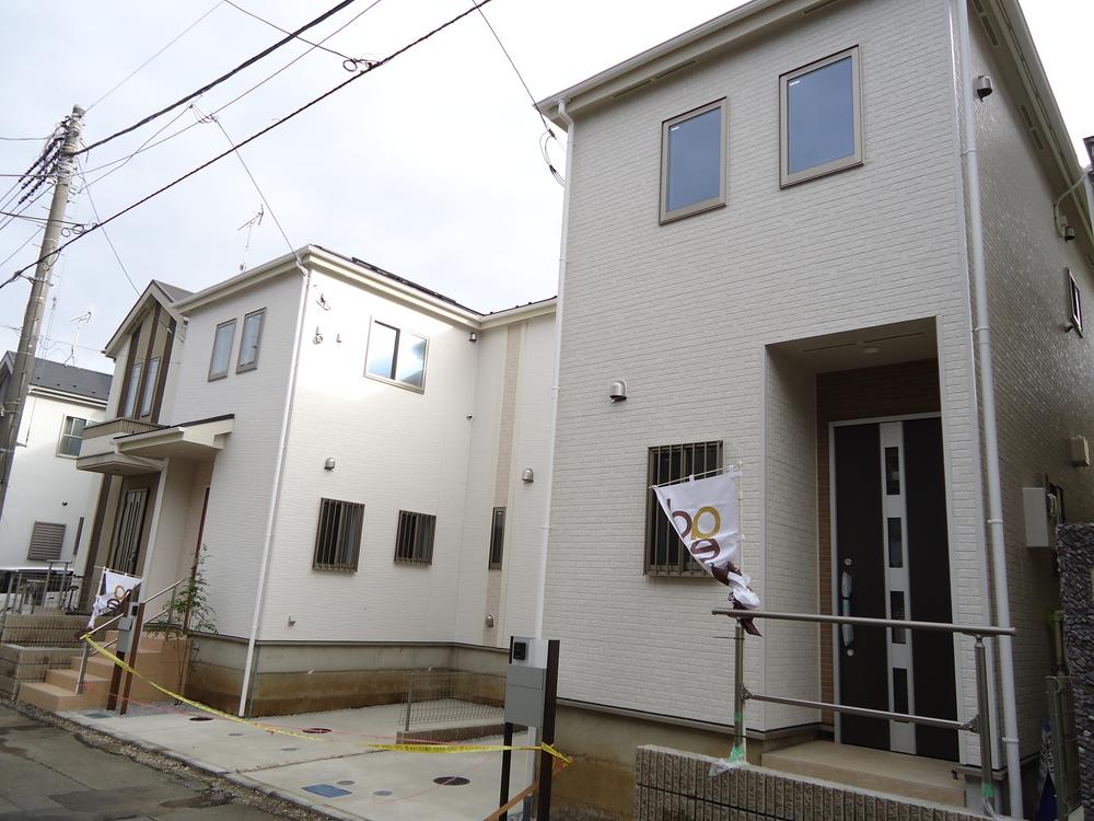 Local appearance photo. Local (10 May 2013) Shooting