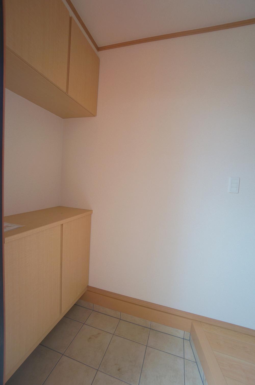 Entrance. Local Photos