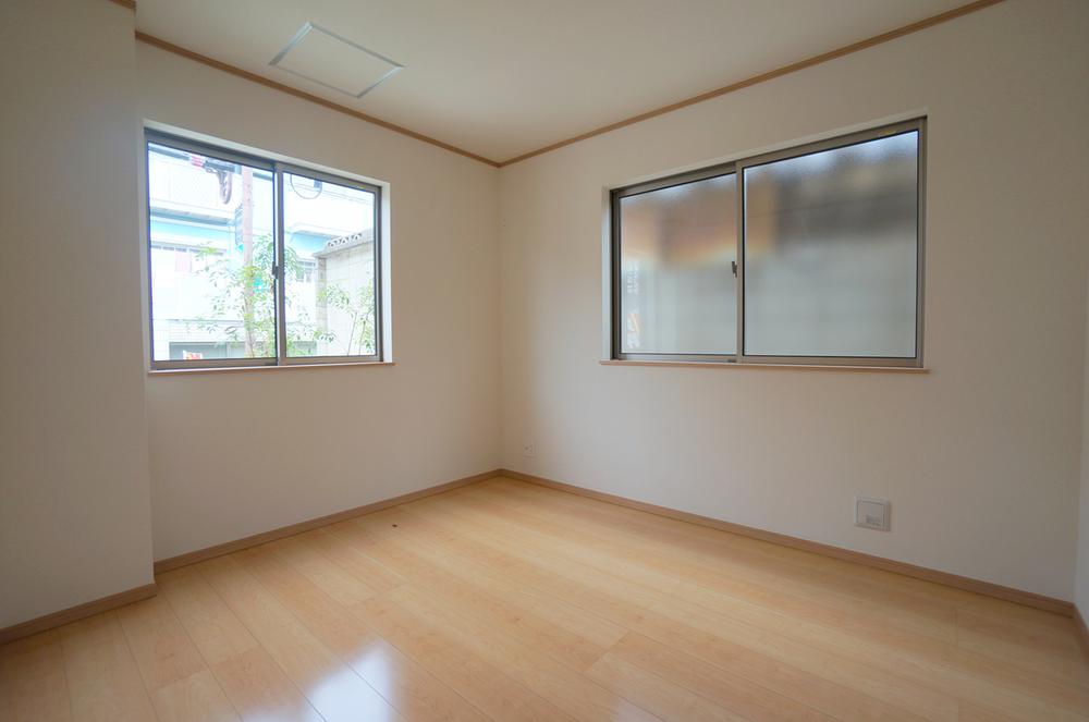 Non-living room. Local Photos