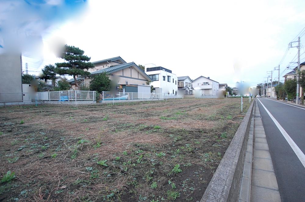 Local photos, including front road. 2013 October shooting