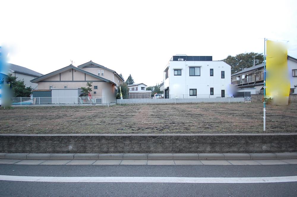 Local photos, including front road. 2013 October shooting