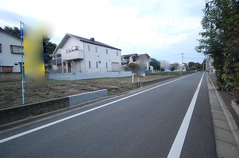 Local photos, including front road. 2013 October shooting