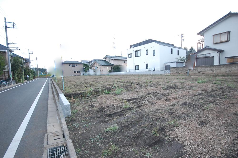 Local photos, including front road. 2013 October shooting