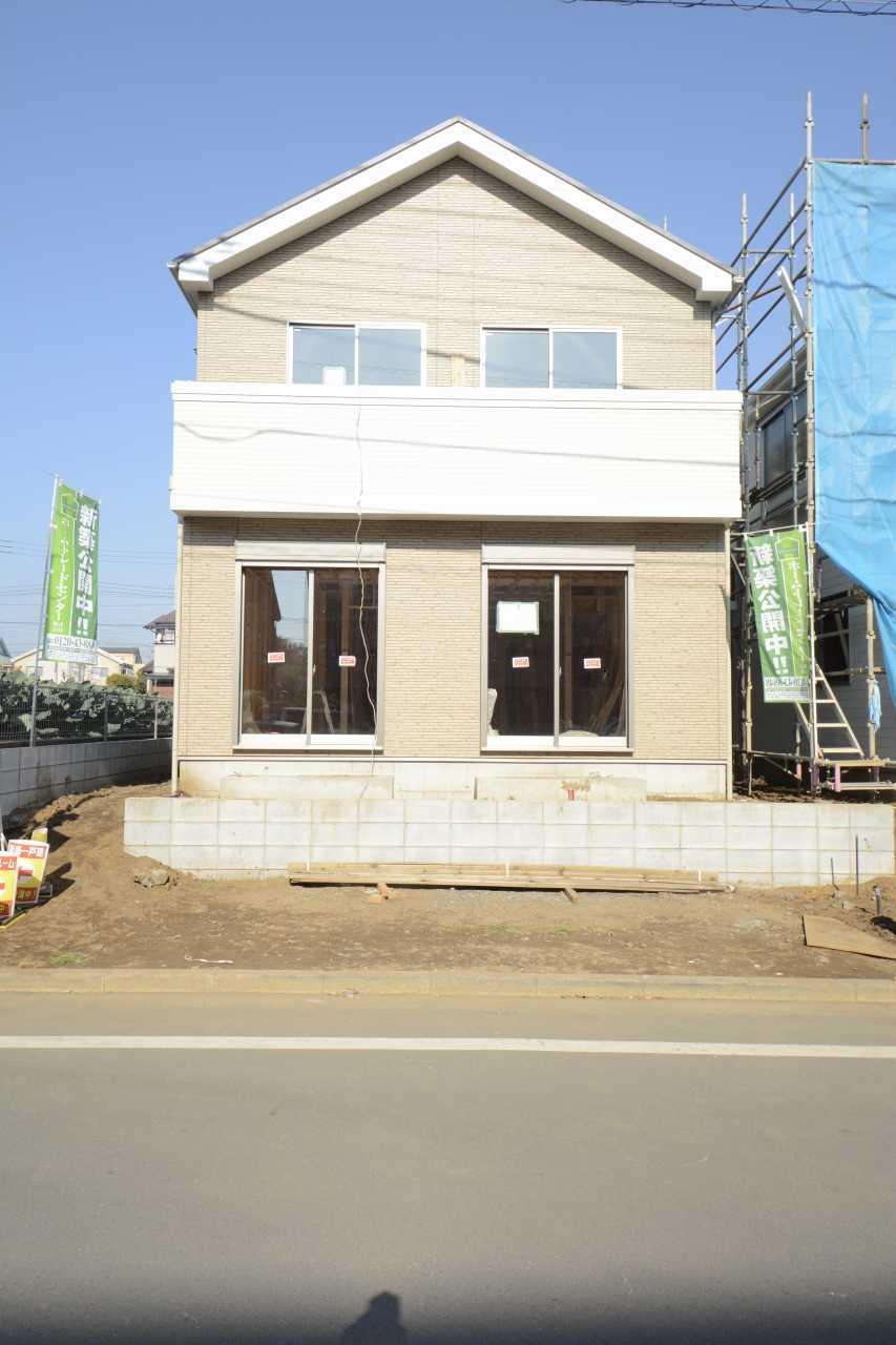 Local appearance photo. 1 Building Local (12 May 2013) Shooting