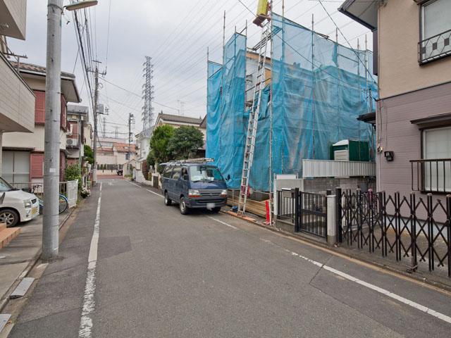 Local photos, including front road. Local (12 May 2013) Shooting