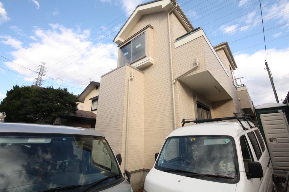 Local appearance photo. Local (12 May 2013) Shooting