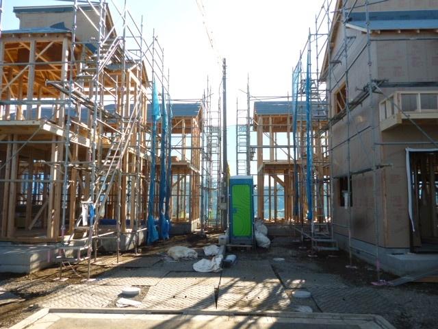 Local appearance photo. We are making steady progress toward completion. (2013 November 29, shooting)