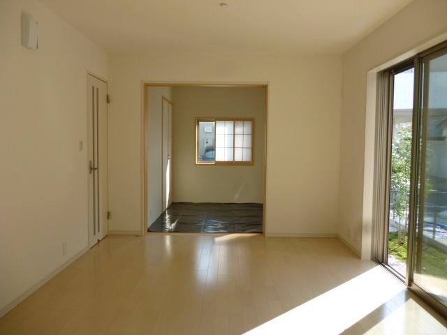 Same specifications photos (Other introspection). Living which was completed earlier is of image. Flooring color may vary.