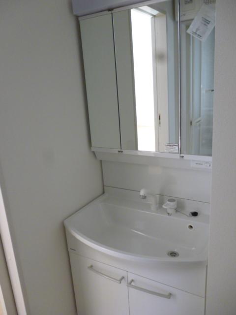 Same specifications photos (Other introspection). Ahead is an image of the completed washroom.