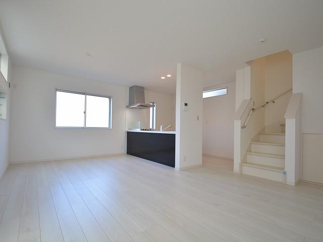 Living. Kodaira Tenjin-cho 1-chome 1 Building LDK