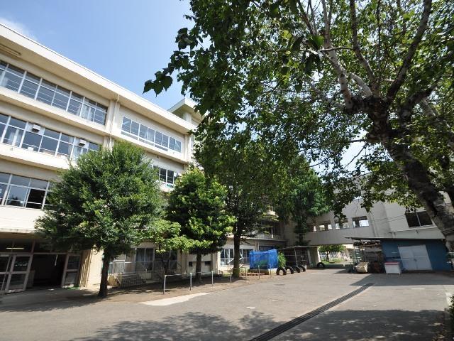 Primary school. Kodaira second elementary school up to 400m