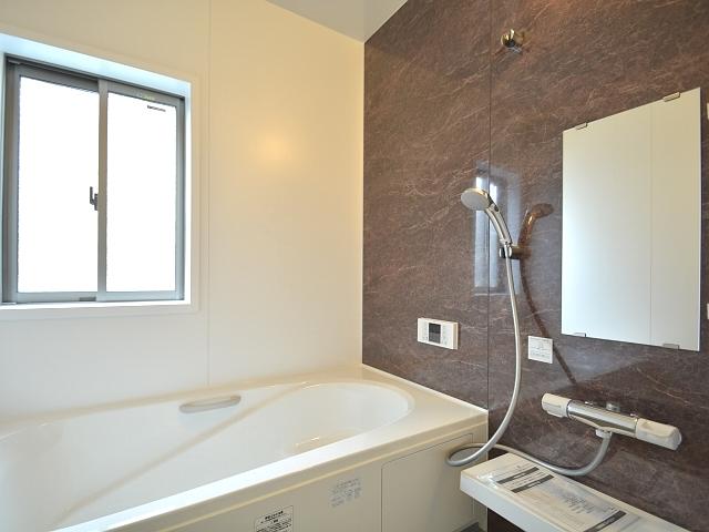 Bathroom. 1-1 Building bathroom