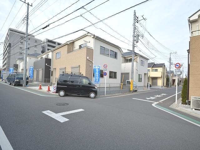 Local photos, including front road. Field landscape (2013 December 9 shooting)