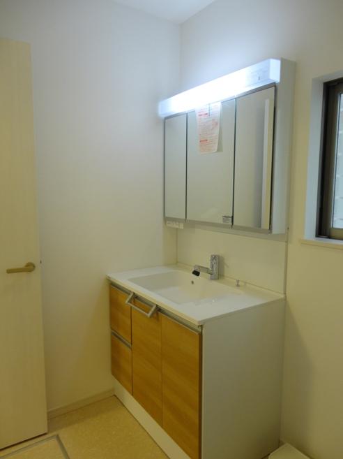 Wash basin, toilet. 3 Building Western-style (H25. 5 May) Shooting