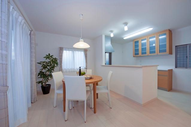 Living. 3 Building Living (H25. 7 May) Shooting