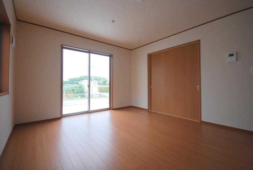 Same specifications photos (living). Example of construction