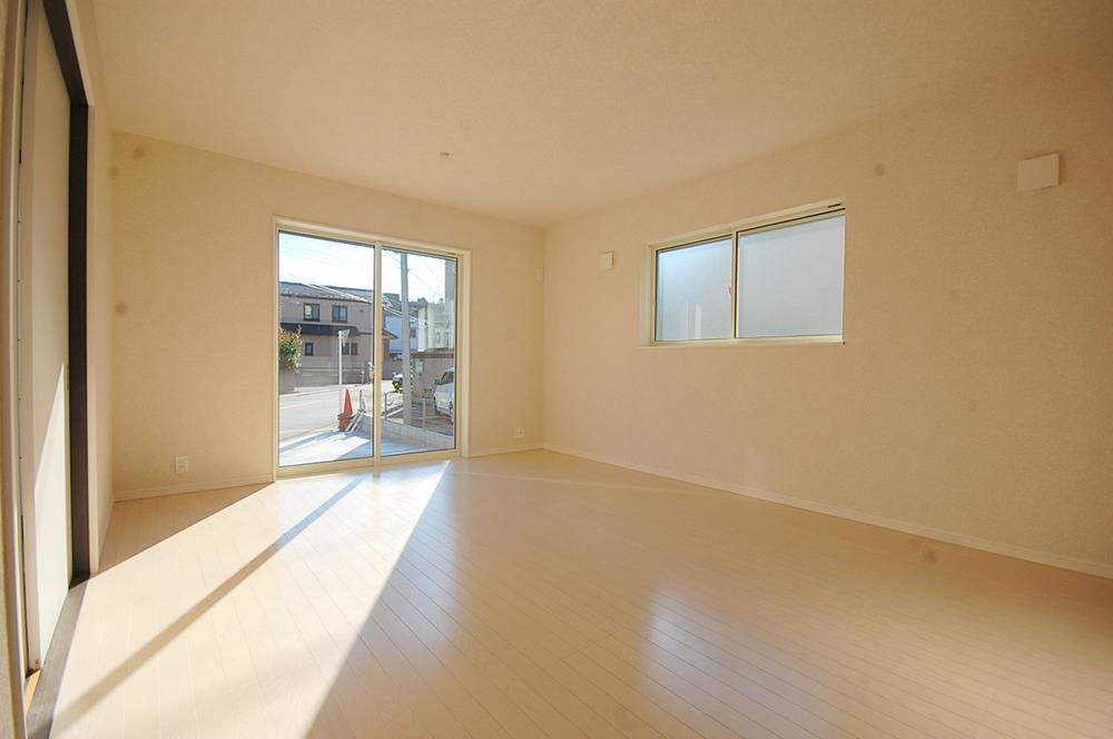 Same specifications photos (living). Example of construction