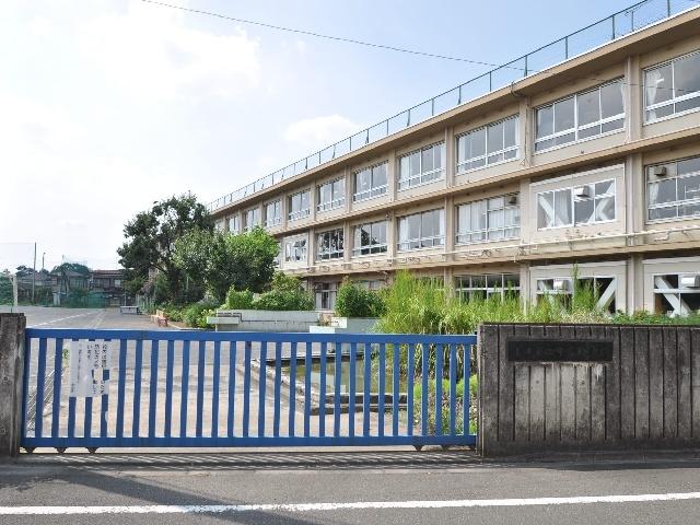 Junior high school. Deng 1000m until the fourth junior high school