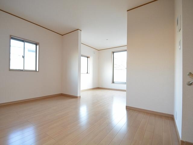 Living. Building 2 LDK